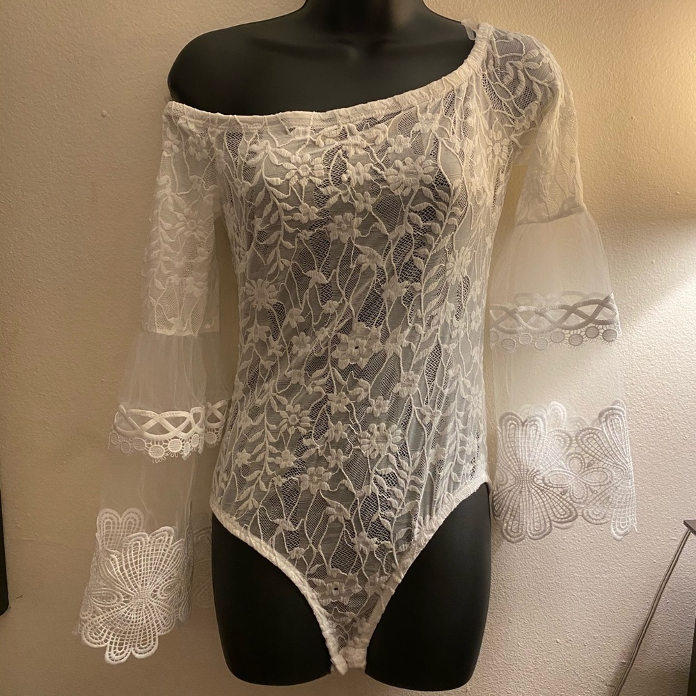 FASHION NOVA lace bodysuit - M (4/6)